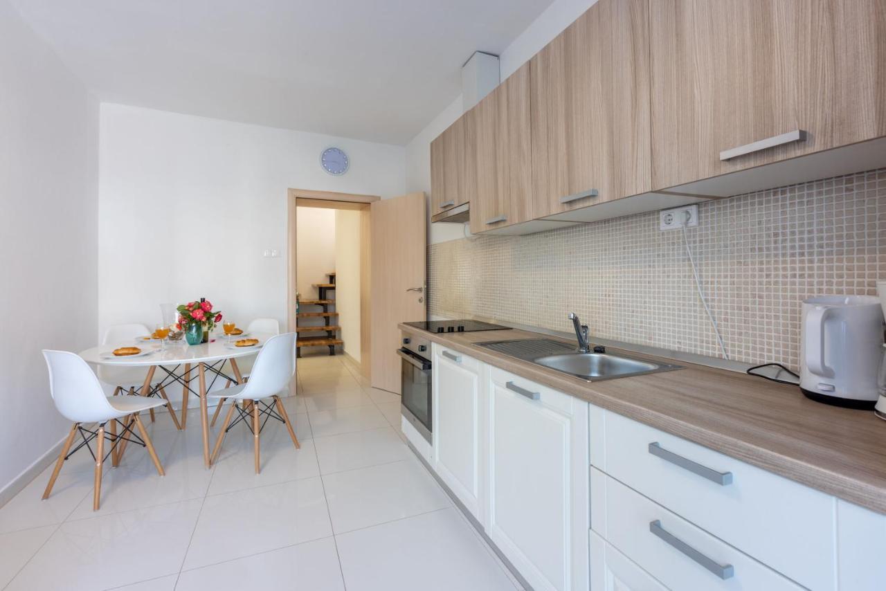 Apartment Robert Crikvenica Εξωτερικό φωτογραφία